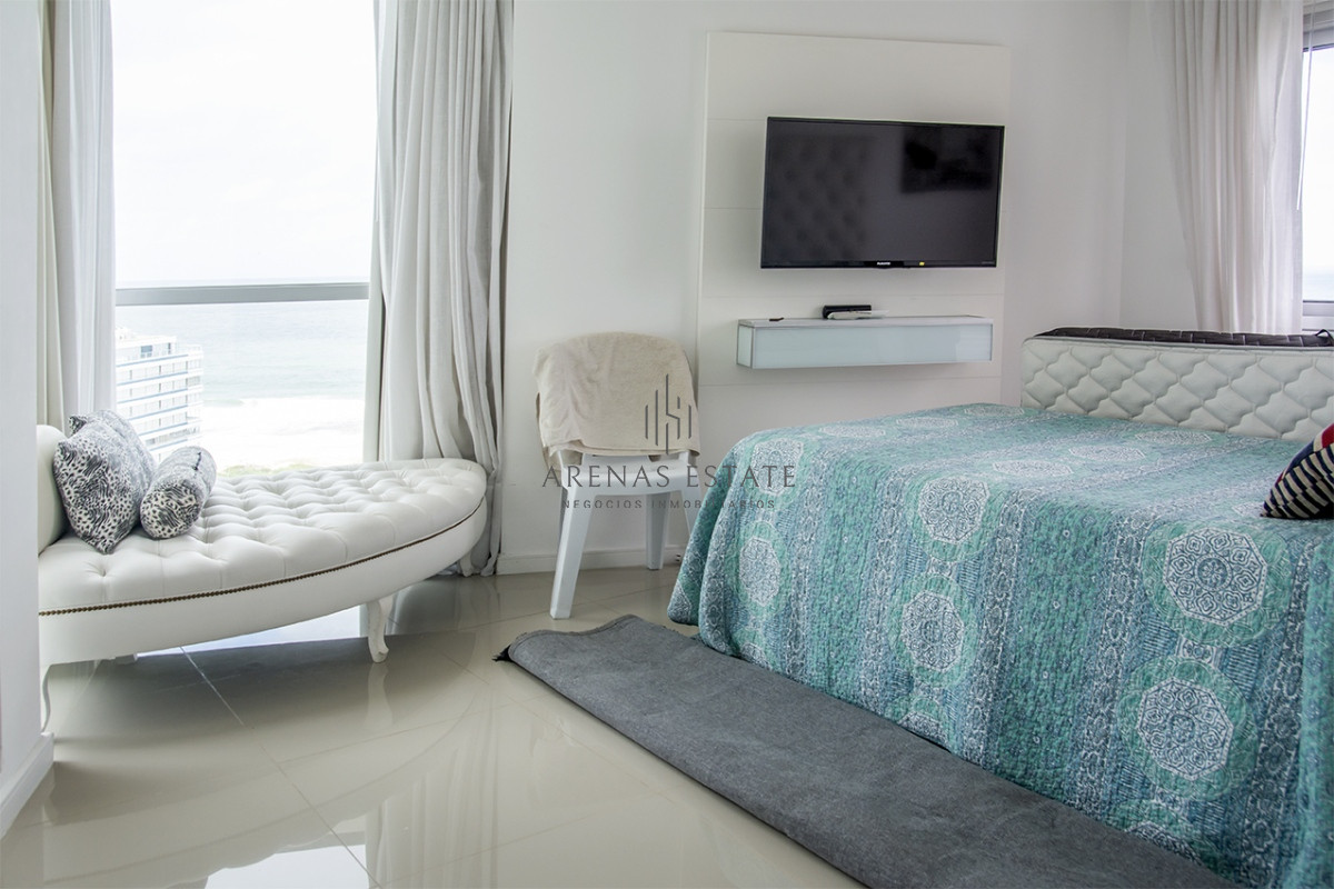 Apartamento ID.2612 - Vende apartamento de 3 dormitorios en Wind Tower, piso alto con vista al mar , Punta del Este 