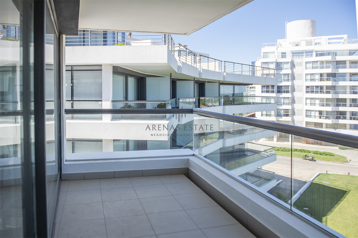 Apartamento ID.2052 - Penthouse frente al mar en venta en Blue Bird, 3 dormitorios en suite. Punta del este