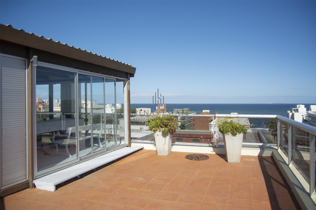 Apartamento ID.1895 - PORTO MARE , PUERTO , Penthouse duplex de 3 dormitorios en venta. Departamento con parrillero. 