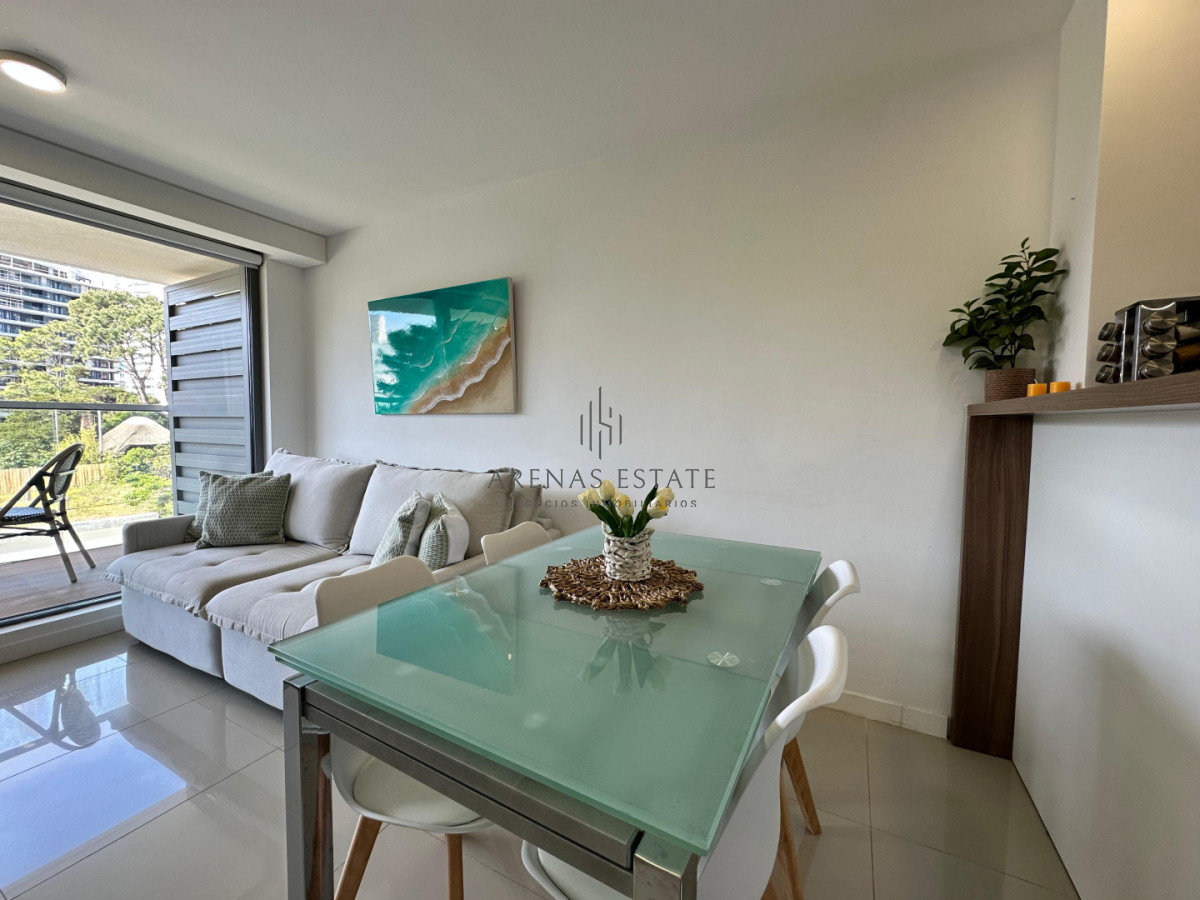 Apartamento ID.4104 - Vende apartamento de 1 dormitorio y medio en Peninsula, Punta del Este