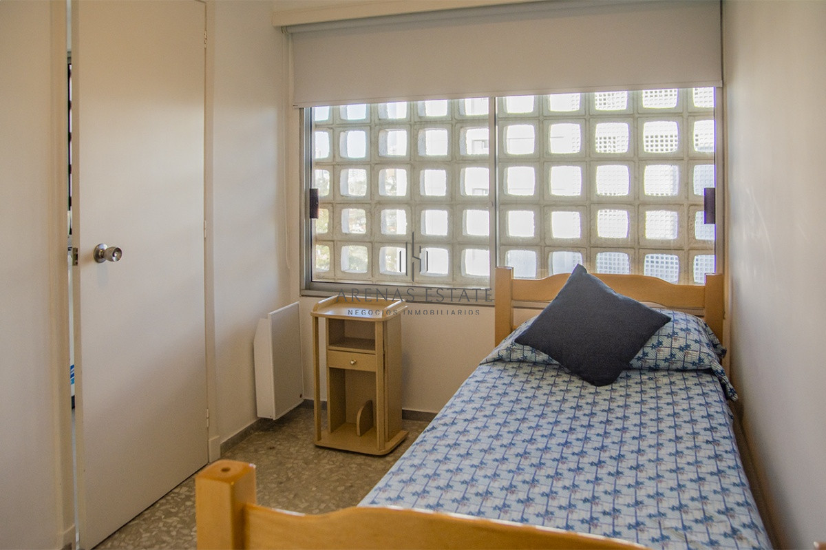 Apartamento ID.3155 - Departamento de 2 dormitorios en Torre emblematica frente al mar.