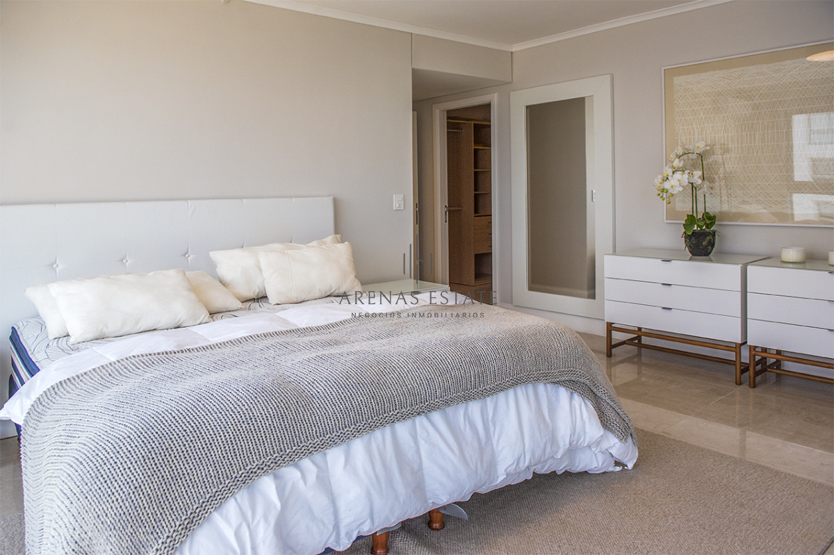 Apartamento ID.3470 - Departamento d 3 dormitoios + dependencia en venta en Playa Brava