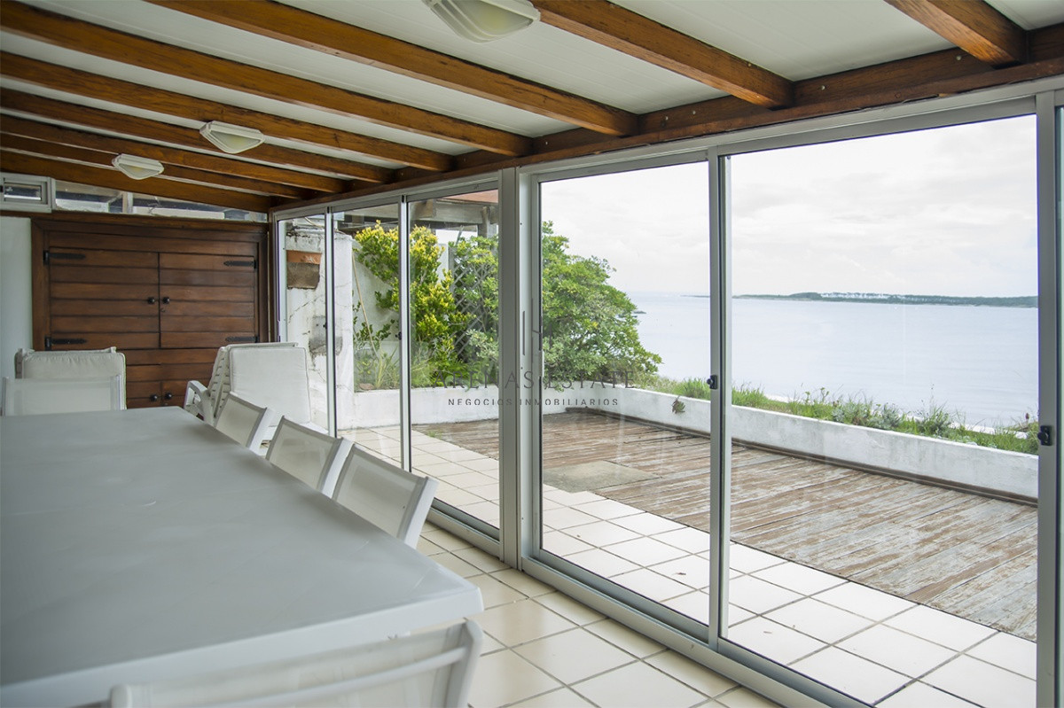 Apartamento ID.2984 - Departamentos en venta de 3 dormitorios Frente al Puerto , Punta del este 