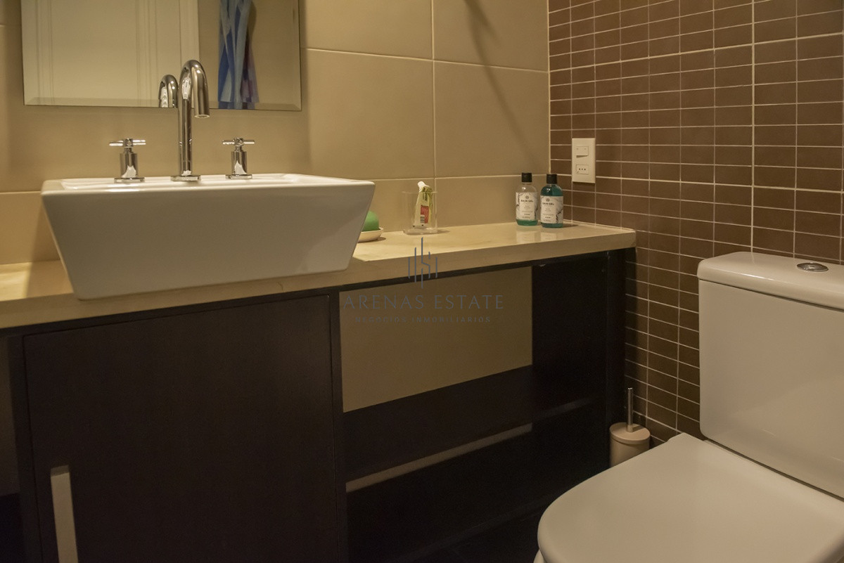 Apartamento ID.3376 - Apartamento de 2 dormitorios en Torre Imperiale , Punta del este , Playa Brava 