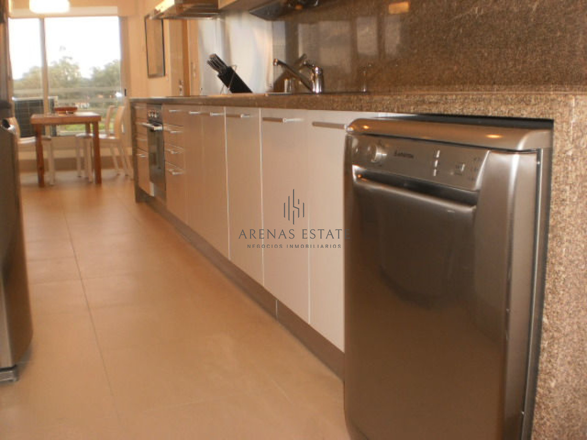 Apartamento ID.3469 - Espectacular Departamento en venta enPlaya brava frente al mar. 4 dormitorios
