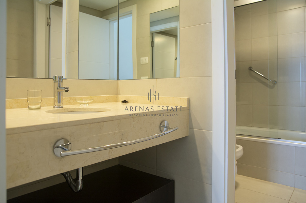 Apartamento ID.2612 - Vende apartamento de 3 dormitorios en Wind Tower, piso alto con vista al mar , Punta del Este 