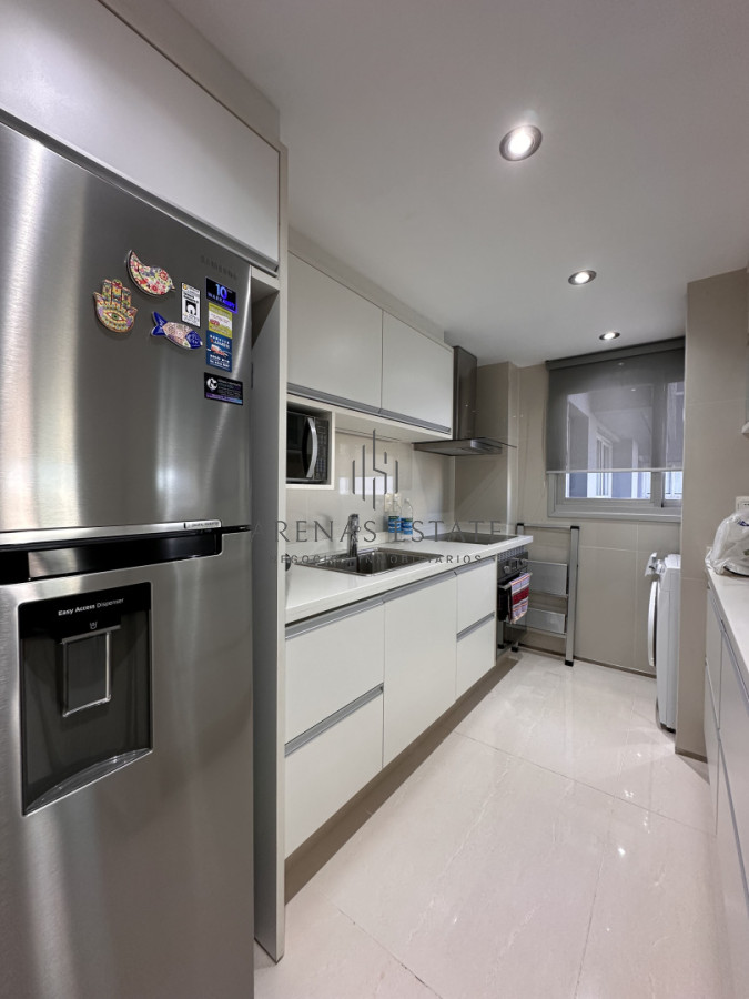 Apartamento ID.4195 - Vende apto de 2 dormitorios en Miami Boulevard ! Punta del este