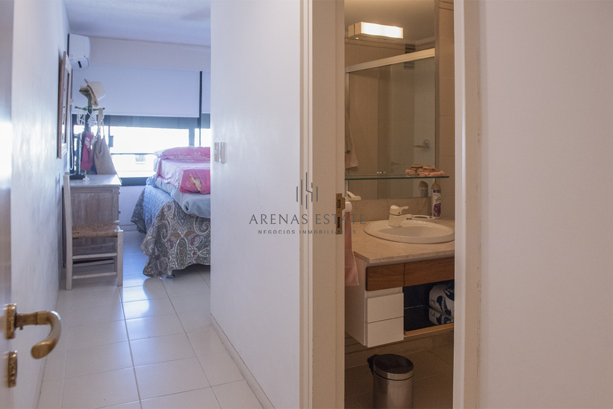Apartamento ID.2987 - Espectcular departamento en venta frente al puerto 4 dormitorios