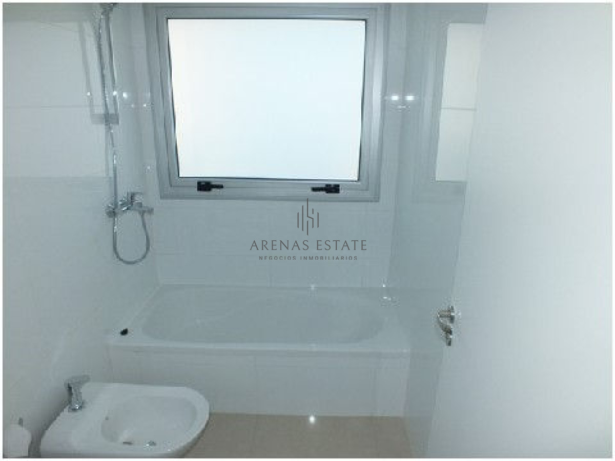 Apartamento ID.2049 - Venta Apartamento de 3 dormitorios en zona Brava, Punta del Este