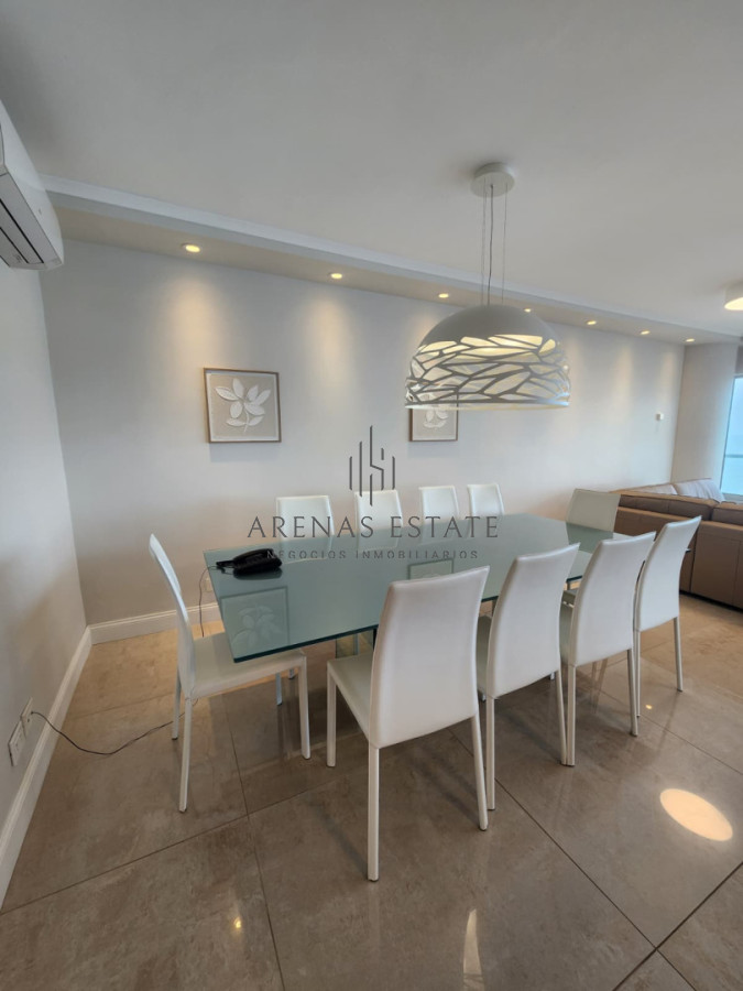 Apartamento ID.3470 - Departamento d 3 dormitoios + dependencia en venta en Playa Brava