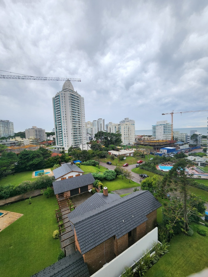 Apartamento ID.2521 - Apartamento en venta en Torre esmeralda de 3 dormitorios , en Punta del Este
