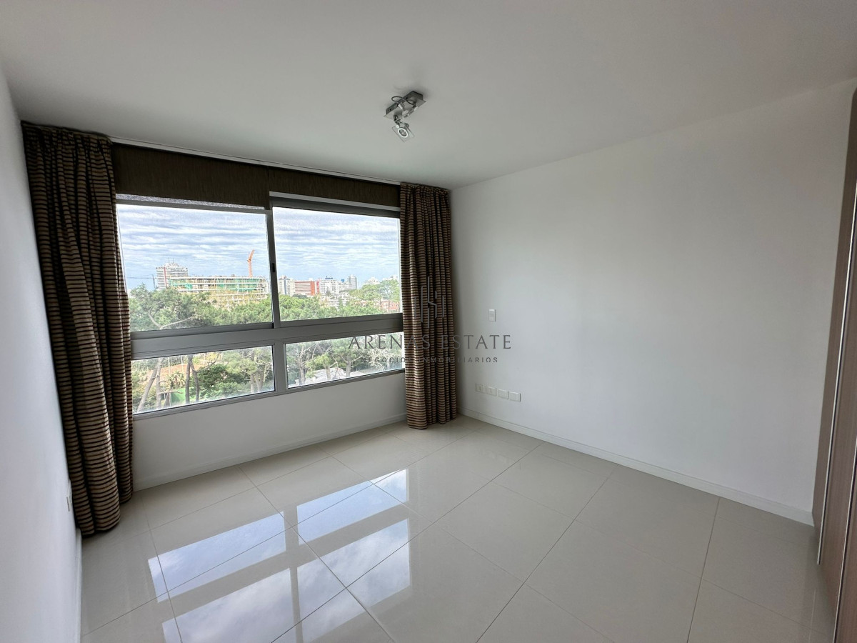 Apartamento ID.2501 - Vende apartamento de 3 dormitorios en Gala Vista, Punta del Este 