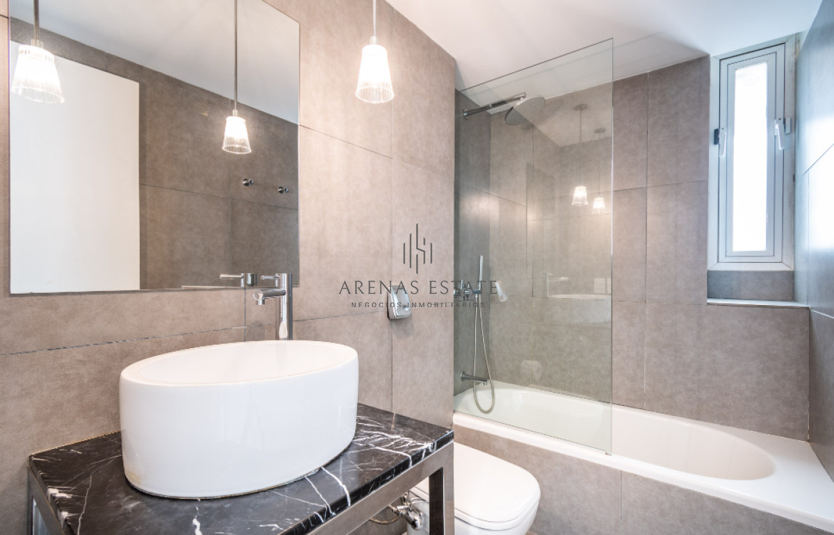 Apartamento ID.3282 - Vende apartamento con vista al mar de 2 dormitorios en Roosevelt, Punta del Este.
