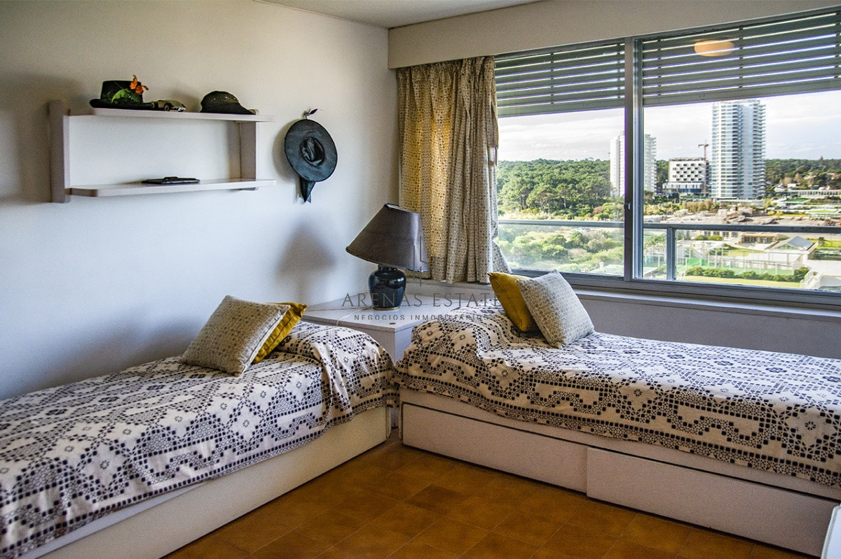 Apartamento ID.3920 - Hermoso Departamento en venta de 3 dormitorios. Torre Tiburon. Playa Brava.