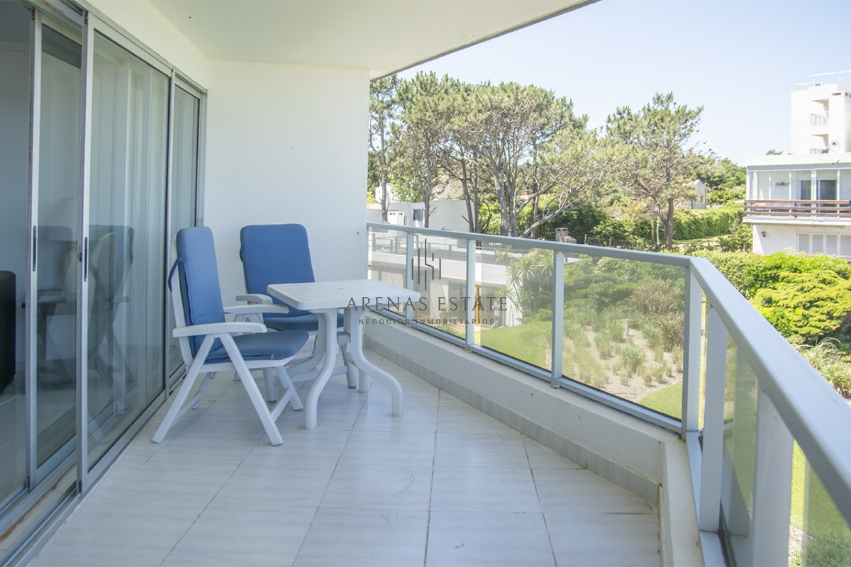 Apartamento ID.2044 - Apartamento en venta frente al mar, de 3 dormitorios en Punta del Este 