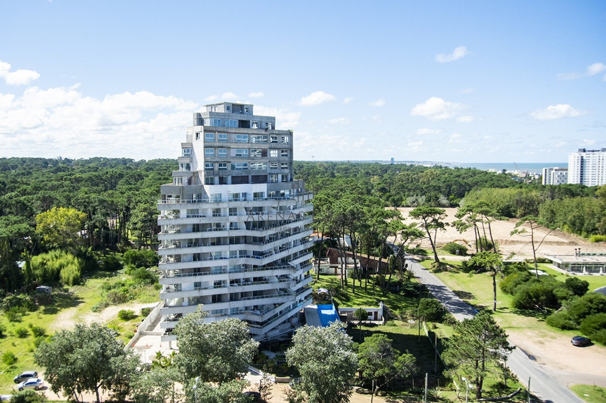 Apartamento ID.2370 - Apartamento de 3 dormitorios en Venta en Ocean Drive , Punta del este , Playa Brava 