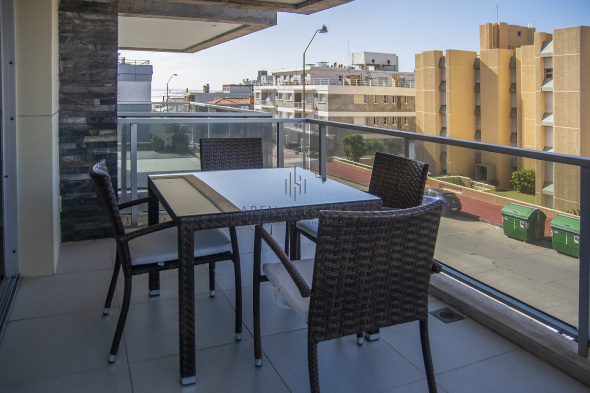 Apartamento ID.2526 - Departamento de 3 dormitorios con parrillero en venta, edificio nuevo en la Peninsula.