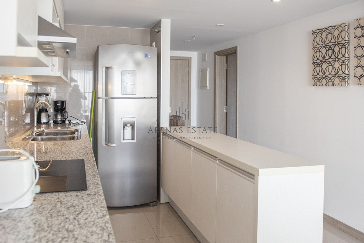 Apartamento ID.3098 - Piso alto con vista panoramica, 1 dormitorio y medio en venta. Punta del Este