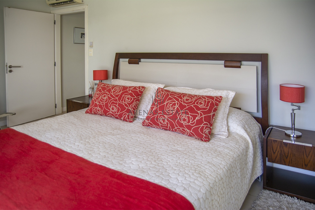 Apartamento ID.2526 - Departamento de 3 dormitorios con parrillero en venta, edificio nuevo en la Peninsula.