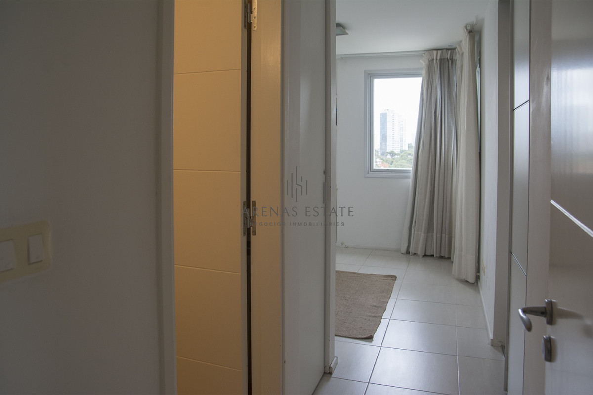 Apartamento ID.2653 - Vende apartamento de 3 dormitorios + dependencia , en brava , Punta del Este 