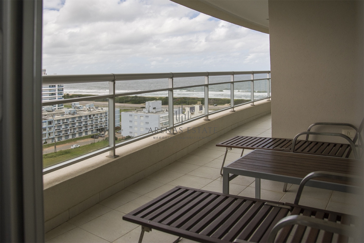 Apartamento ID.2653 - Vende apartamento de 3 dormitorios + dependencia , en brava , Punta del Este 