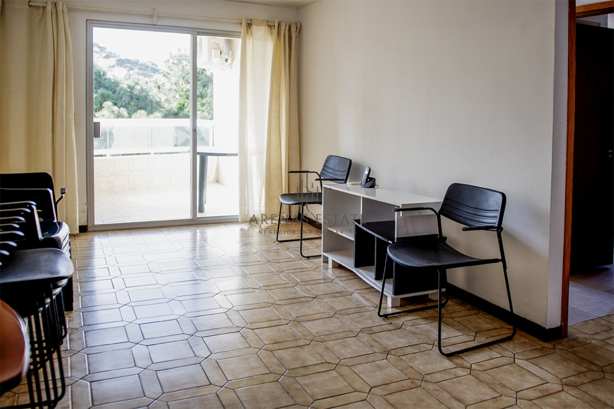 Apartamento ID.2885 - Apartamento en Venta de 2 dormitorios en Av. Roosevelt , Punta del este  