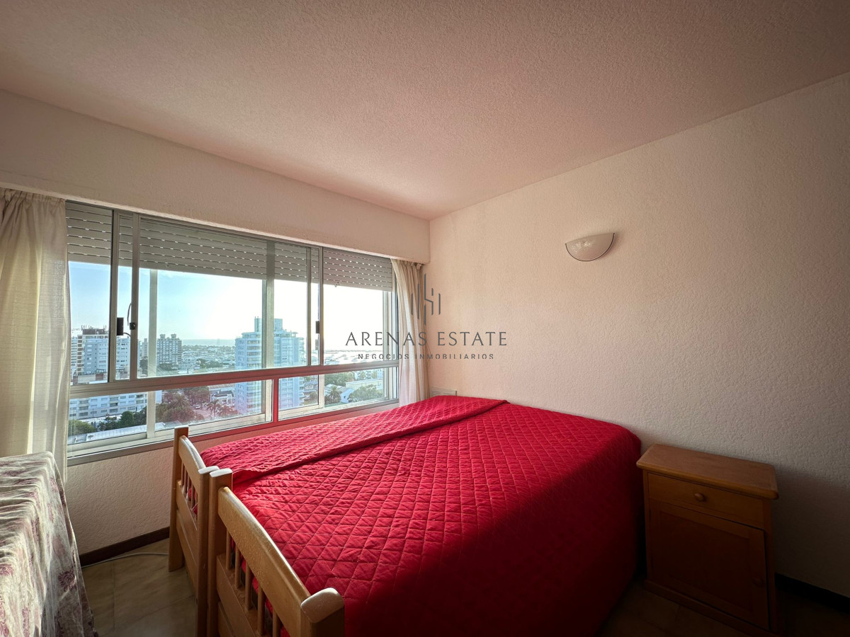 Apartamento ID.3791 - Vende apartamento de 3 dormitorios en Torre Gattas, Punta del Este 