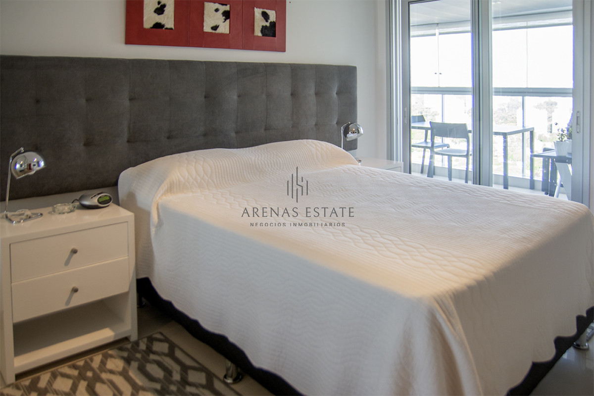 Apartamento ID.4195 - Vende apto de 2 dormitorios en Miami Boulevard ! Punta del este