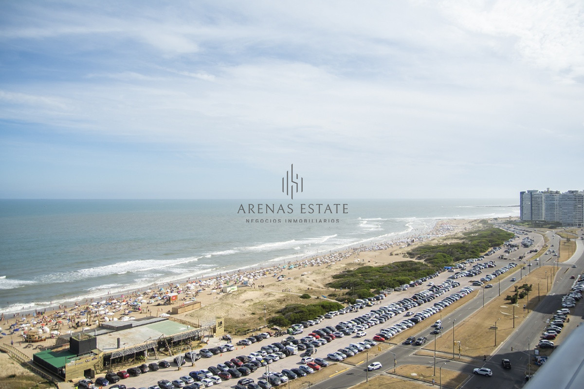 Apartamento ID.3645 - Le Parc Punta del Este, torre de categoría frente al mar.