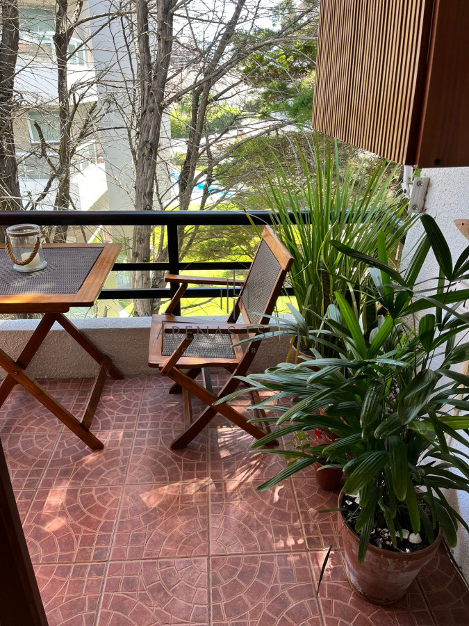 Apartamento ID.3382 - Vende apartamento de 1 dormitorio con parrillero, Punta del Este