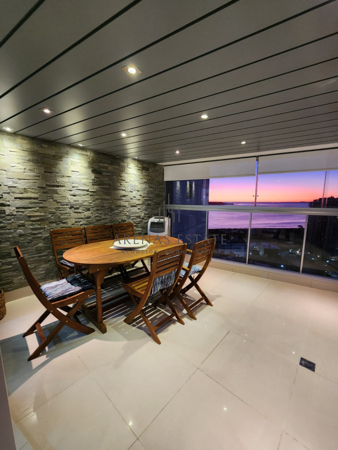 Apartamento ID.2408 - MIAMI BOULEVARD, PUNTA DEL ESTE, PLAYA MANSA, DOS DORMITORIOS , PRIMERAS PARADAS 