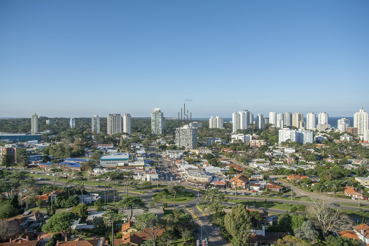 Apartamento ID.2146 - Oportunidad en playa mansa, finamente decorado. Sunrise Tower