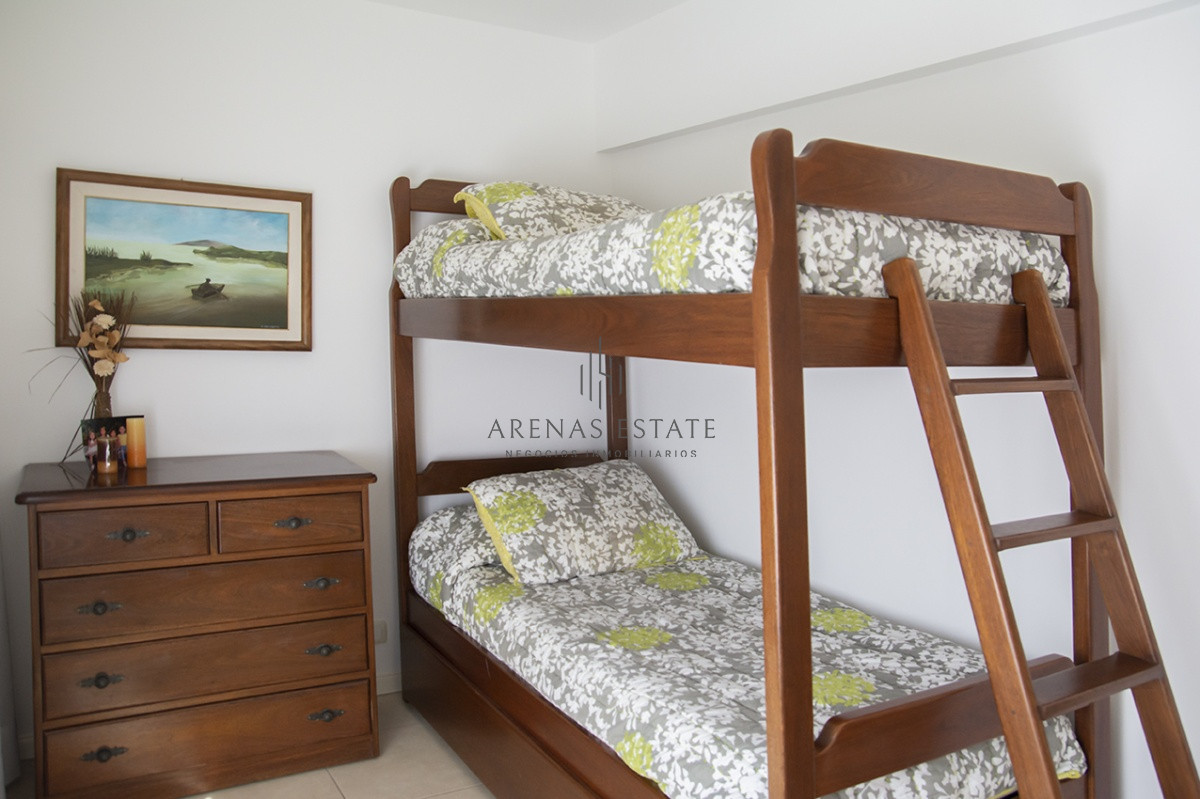 Apartamento ID.1032 - Vende y alquila apartamento de 2 dormitorios en Peninsula, Punta del Este 