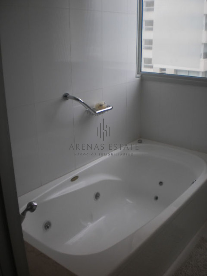 Apartamento ID.3469 - Espectacular Departamento en venta enPlaya brava frente al mar. 4 dormitorios