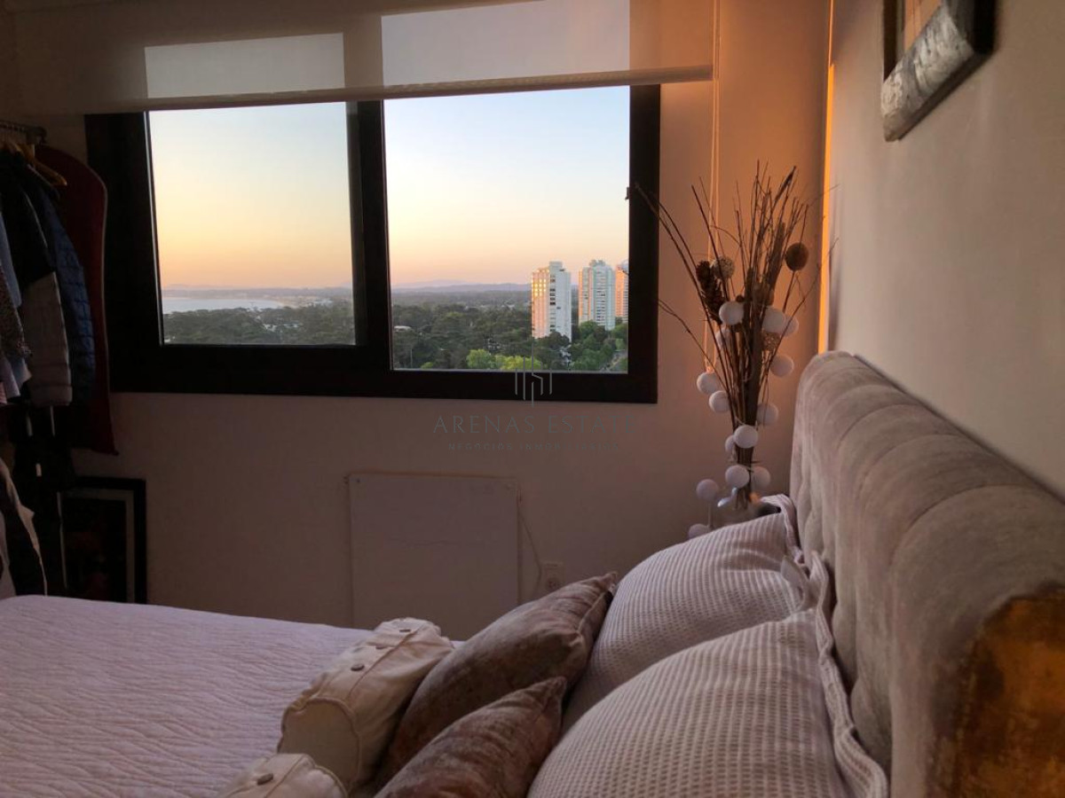 Apartamento ID.3580 - Vende apartamento de 2 dormitorios en Stradivarius, Punta del Este