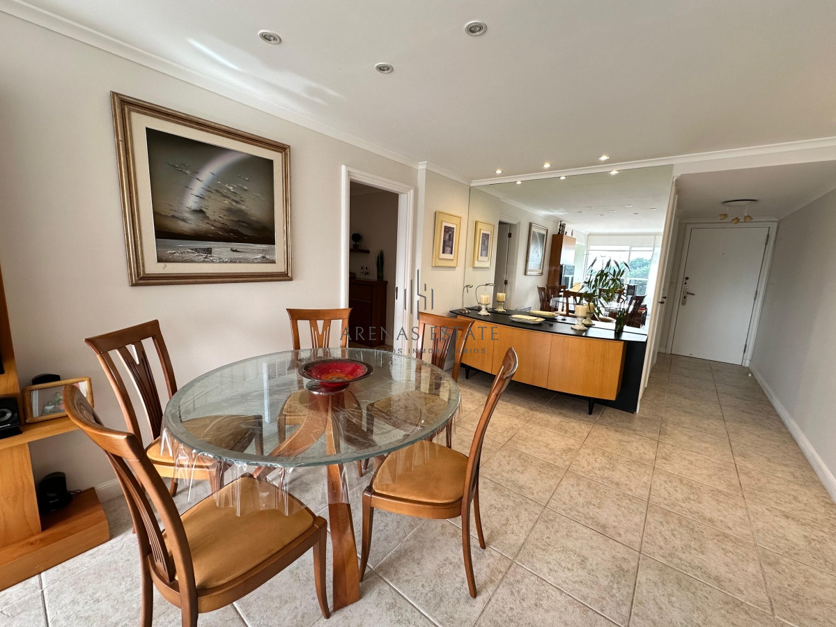 Apartamento ID.2706 - Apartamento de 2 dormitorios y medio en Playa Brava , Punta del este 