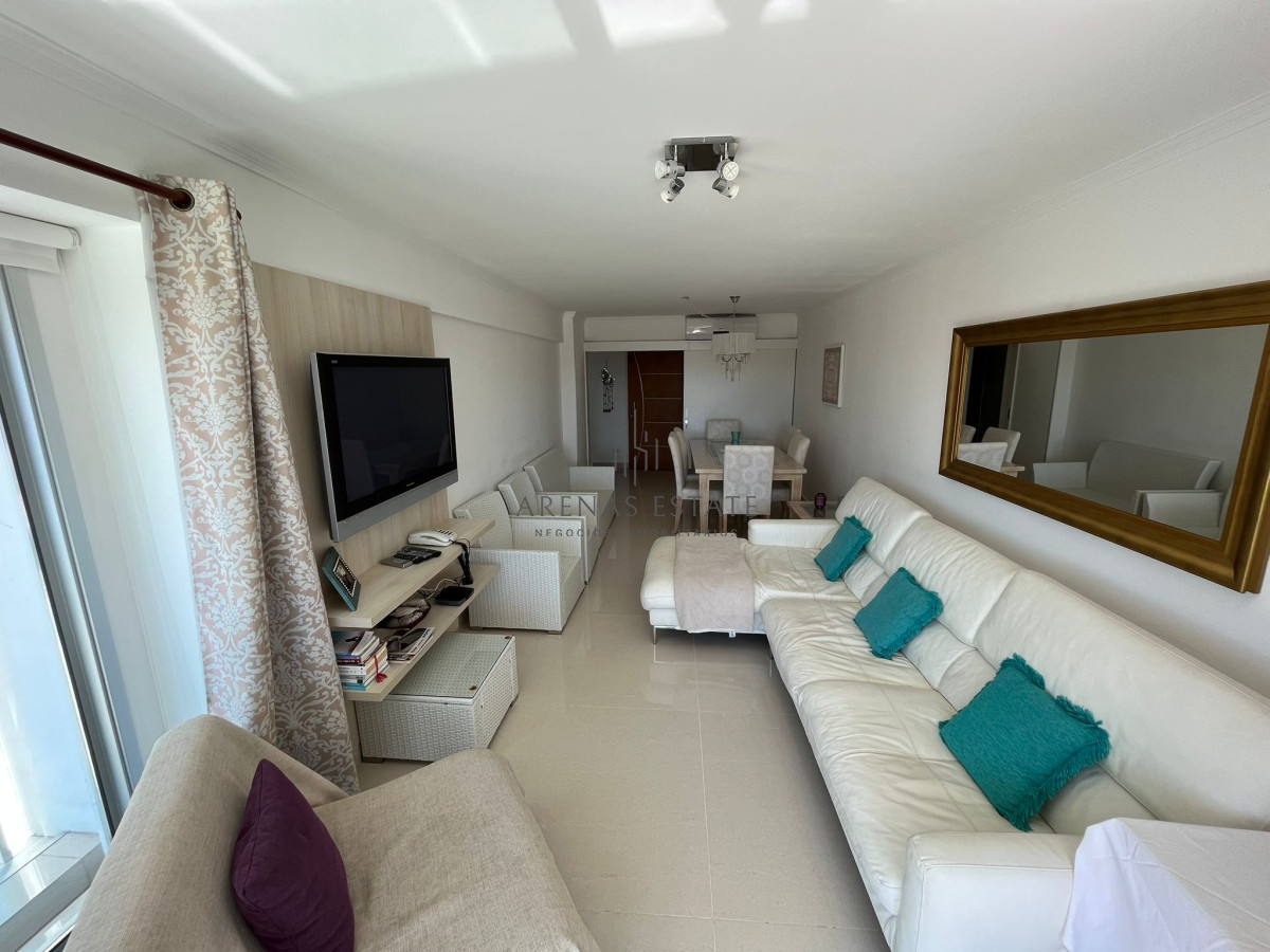 Apartamento ID.2193 - Apartamento en venta de  2 dormitorios en Punta Del Este - Miami Boulevard