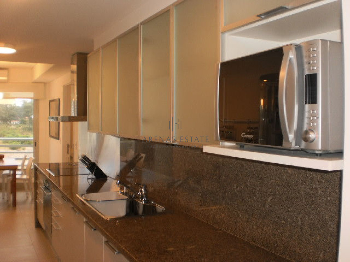 Apartamento ID.3469 - Espectacular Departamento en venta enPlaya brava frente al mar. 4 dormitorios