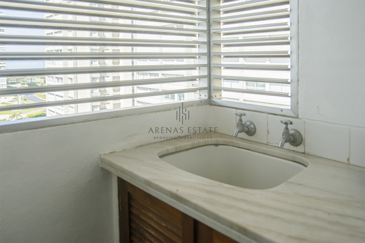 Apartamento ID.2541 - Apartamento en venta, Torre Fragata con hermosa vista al mar.