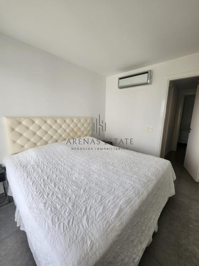 Apartamento ID.1386 - En torre con estilo unico, a pasos de Punta Shoping 1 dormitorio y medio en venta. Torre Yoo