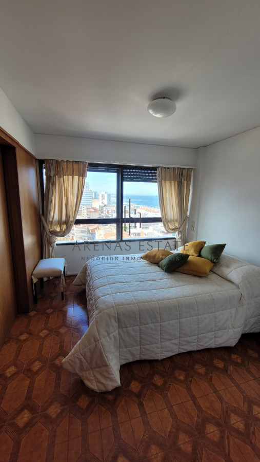 Apartamento ID.3805 - Alquiler de departamento en Peninstula, de 3 dormitorios mas dep de servicio, en Punta del Este