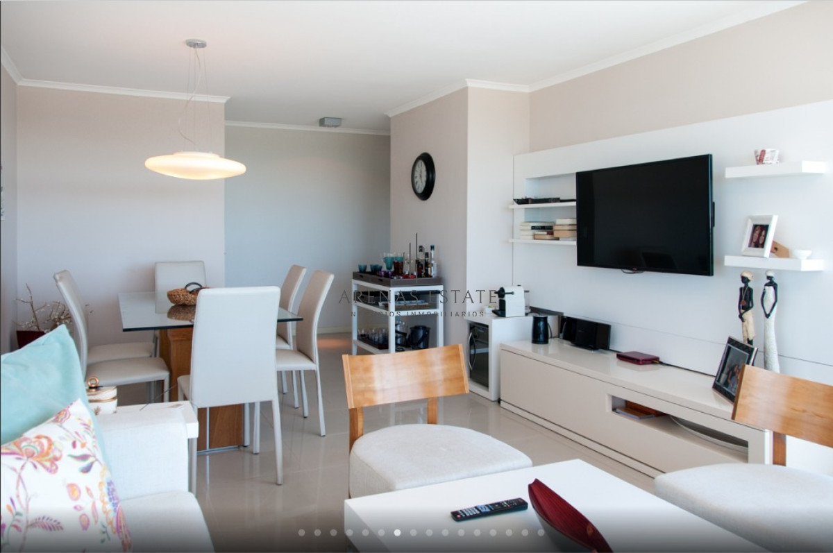 Apartamento ID.2530 - Apartamento en venta de 3 dormitorios en ocean drive, Punta del Este 
