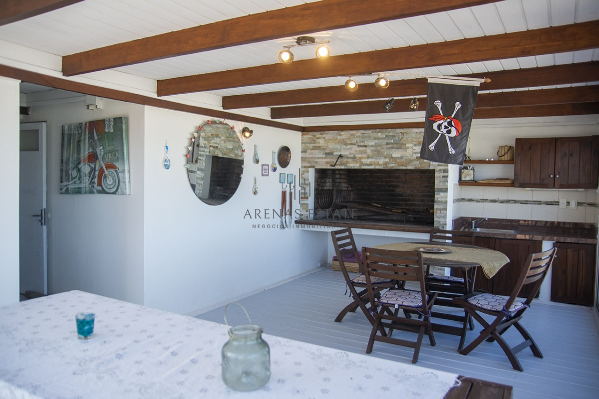 Apartamento ID.1895 - PORTO MARE , PUERTO , Penthouse duplex de 3 dormitorios en venta. Departamento con parrillero. 