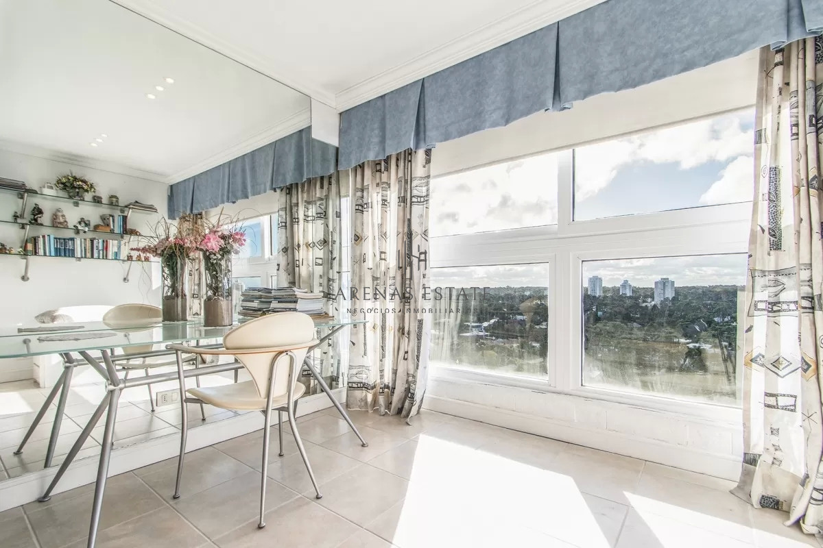 Apartamento ID.2229 - Vende excelente departamento 3 dormitorios en Tunquelen , Playa Mansa, Punta del este