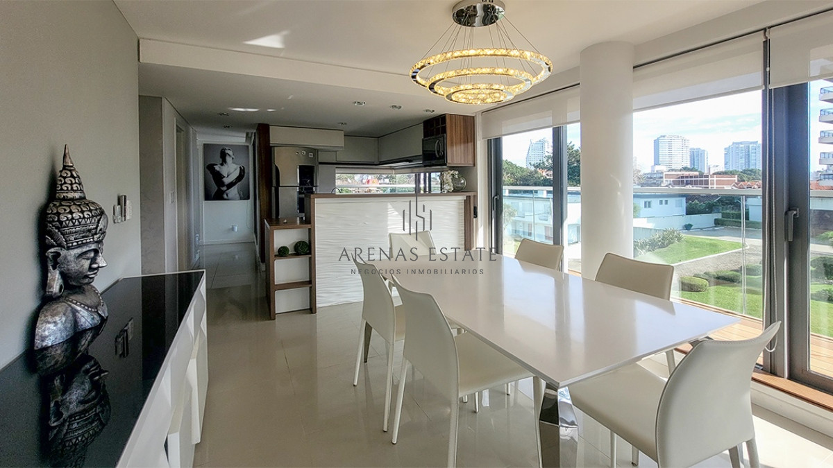 Apartamento ID.3565 - Apartamento de 2 dormitorios en venta en Punta del Este, Edif. Chronos