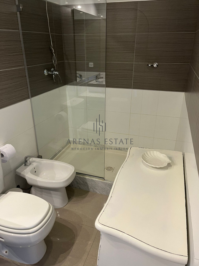 Apartamento ID.2961 - Apartamento en venta de 2 dormitorios en Punta Del Este