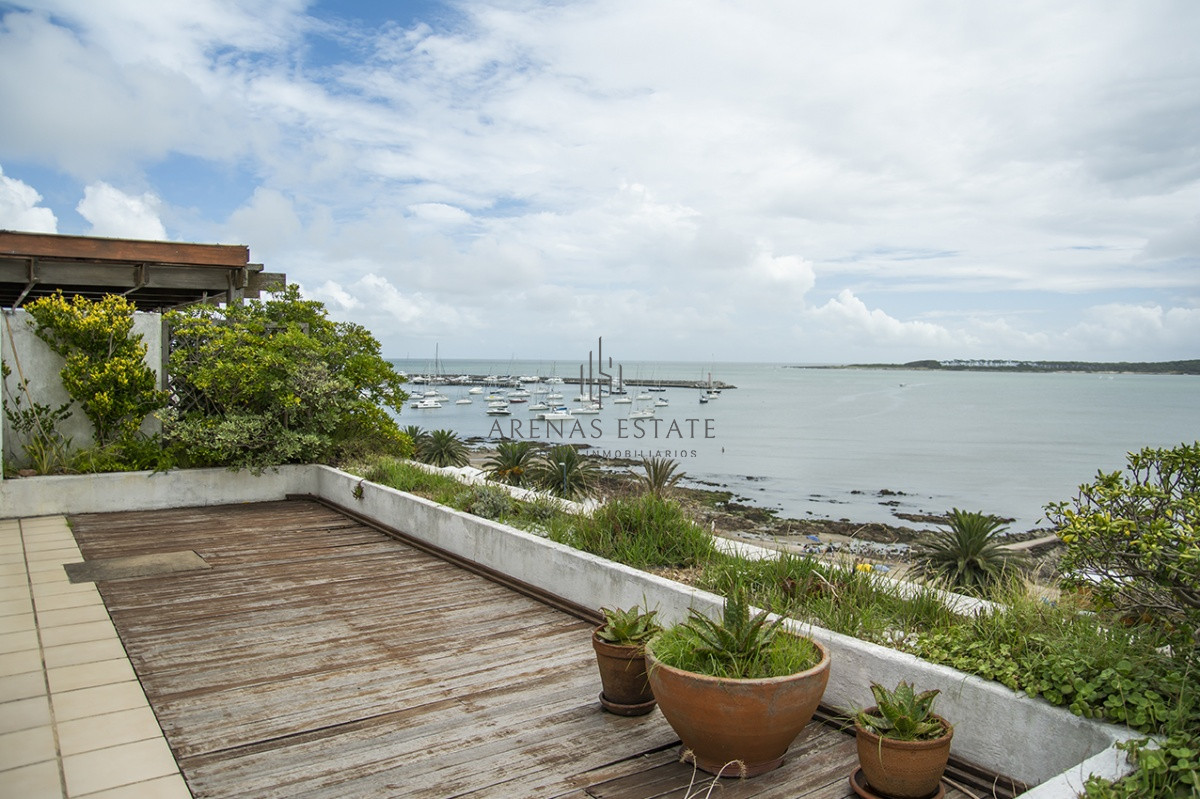 Apartamento ID.2984 - Departamentos en venta de 3 dormitorios Frente al Puerto , Punta del este 