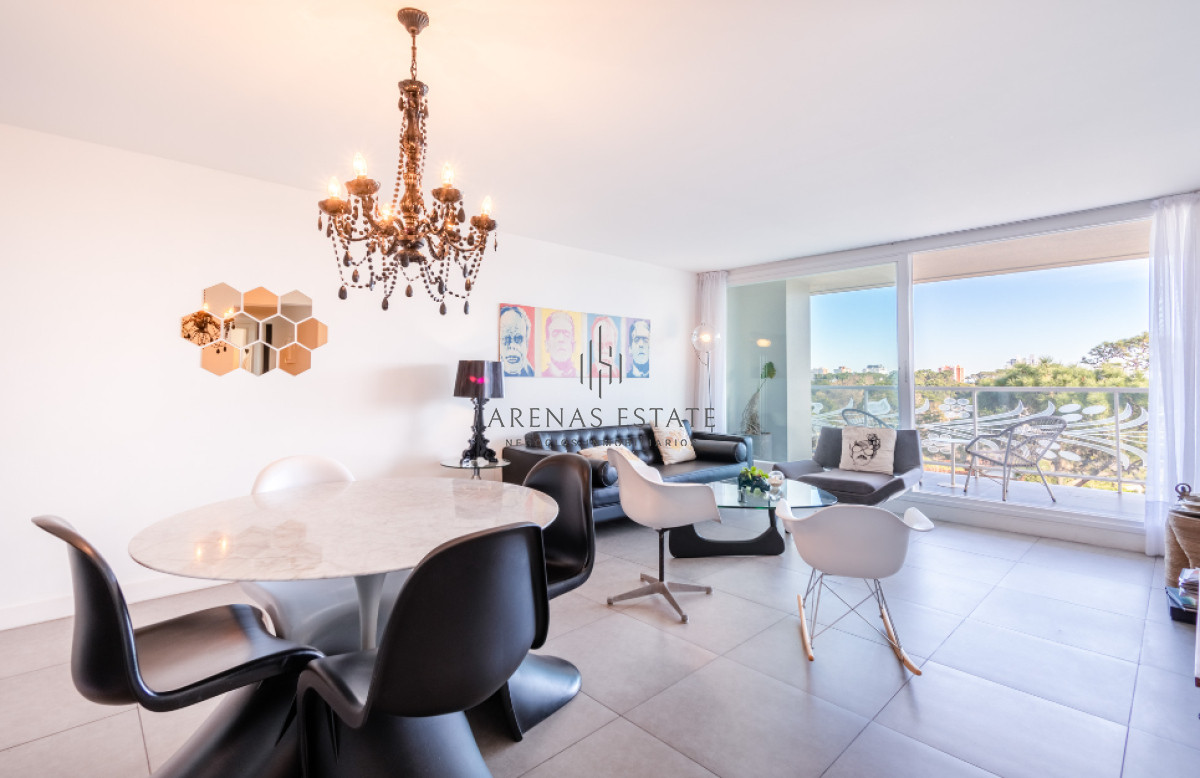 Apartamento ID.3282 - Vende apartamento con vista al mar de 2 dormitorios en Roosevelt, Punta del Este.