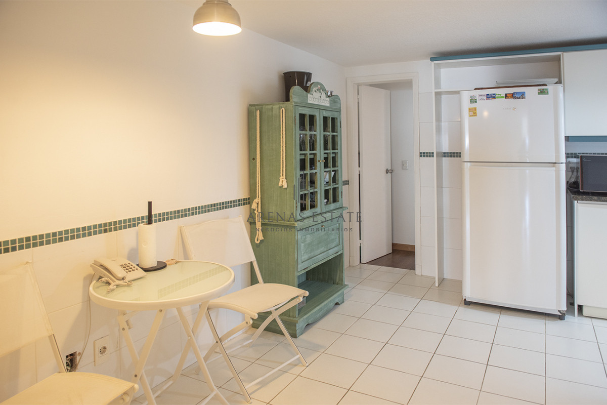 Apartamento ID.3554 - Vende apartamento de 3 dormitorios en Mansa, Punta del Este.