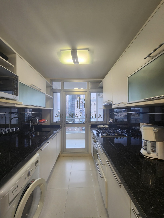 Apartamento ID.3157 - Departamento en venta en Seasons Tower, a metros del mar.